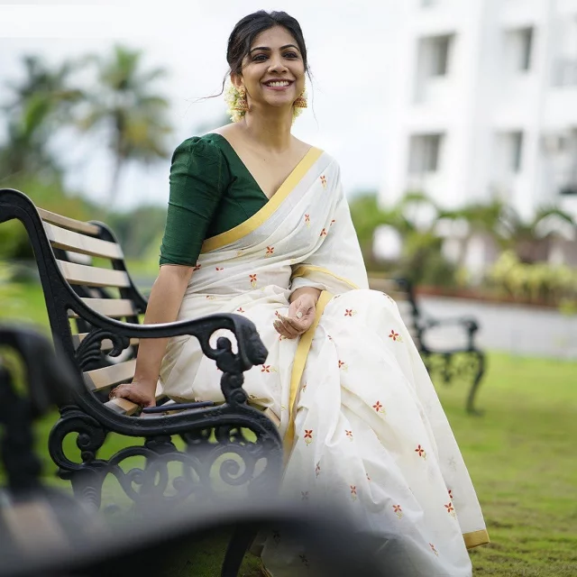 kasavu-saree-754160f6cd06720e0a44338149b890da